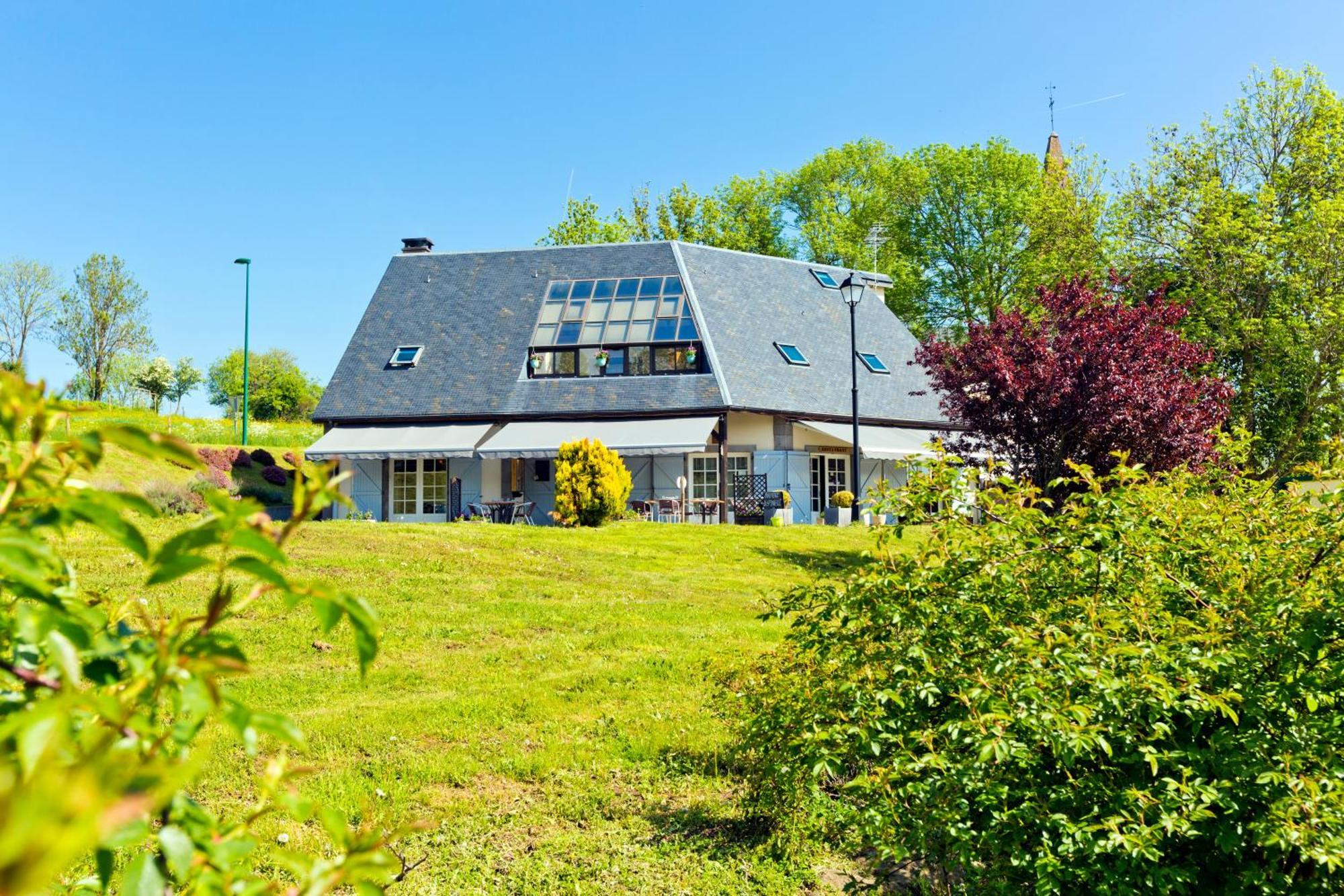 Logis Hotel Restaurant Auberge Du Bougnat Saint-Victor-la-Riviere エクステリア 写真
