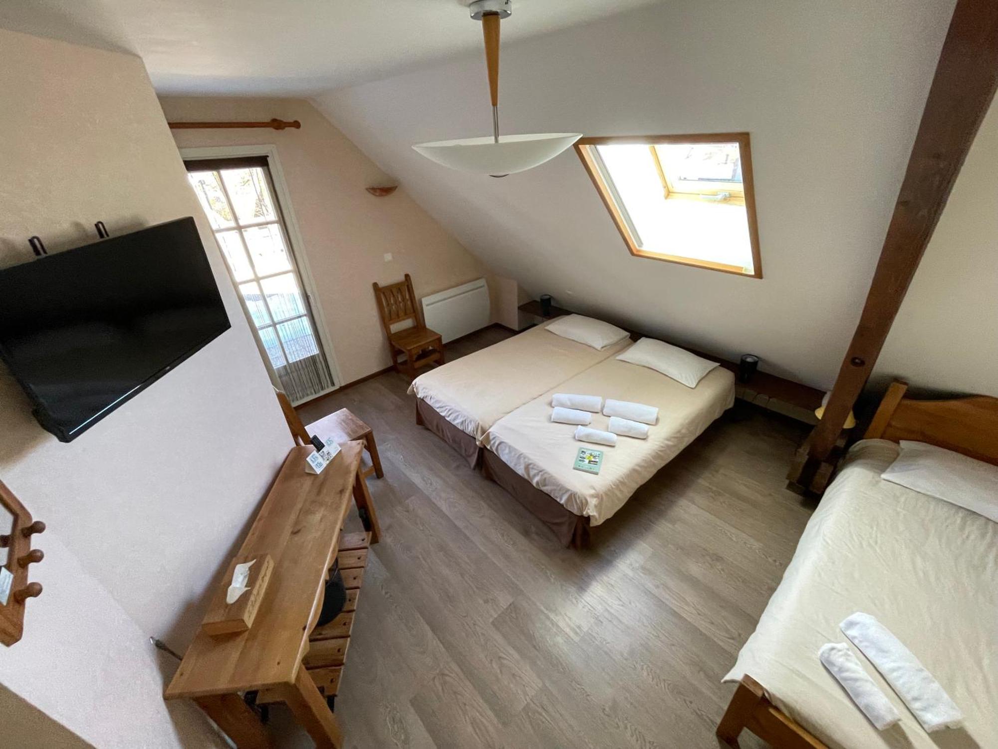 Logis Hotel Restaurant Auberge Du Bougnat Saint-Victor-la-Riviere エクステリア 写真