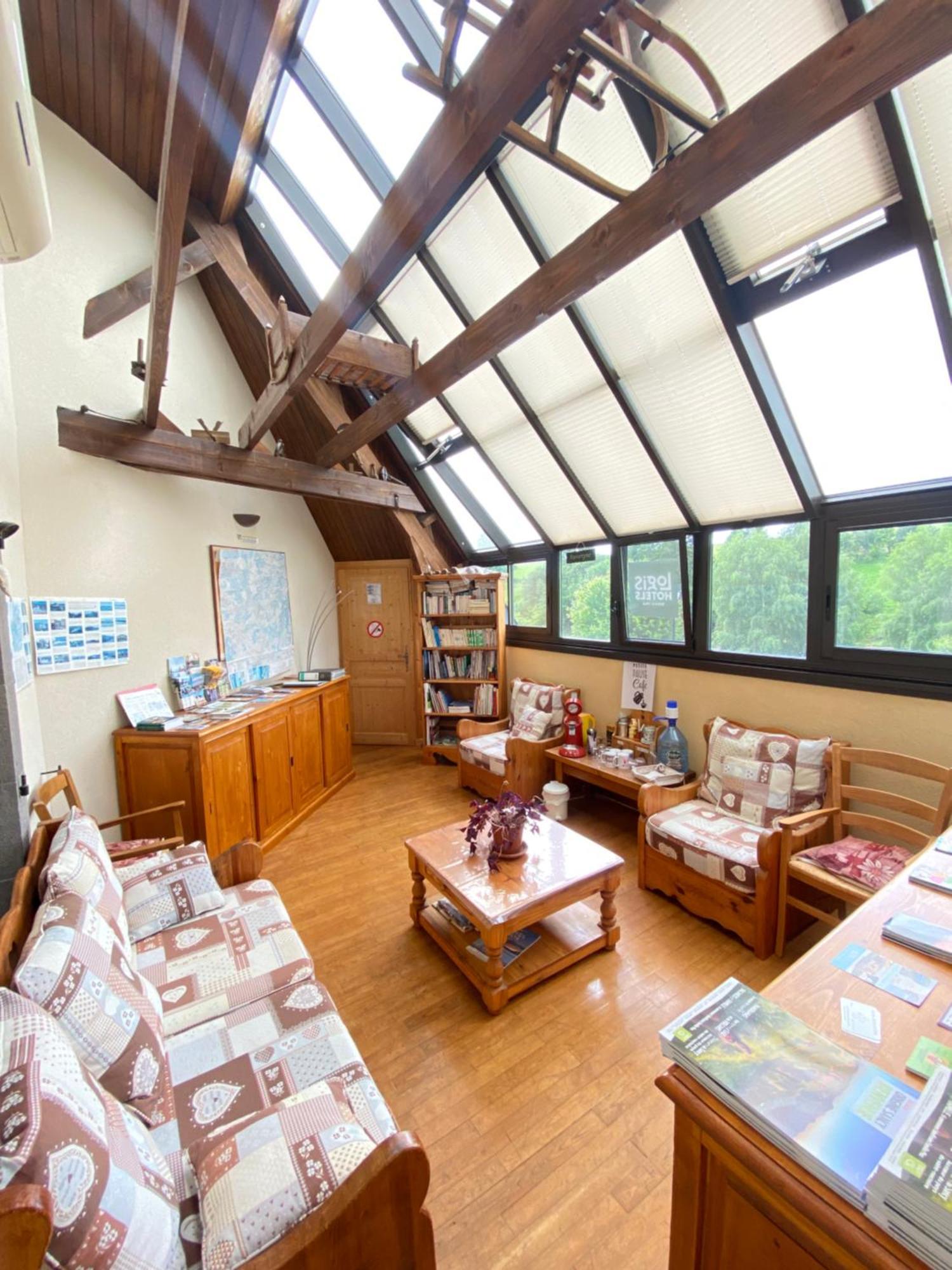 Logis Hotel Restaurant Auberge Du Bougnat Saint-Victor-la-Riviere エクステリア 写真