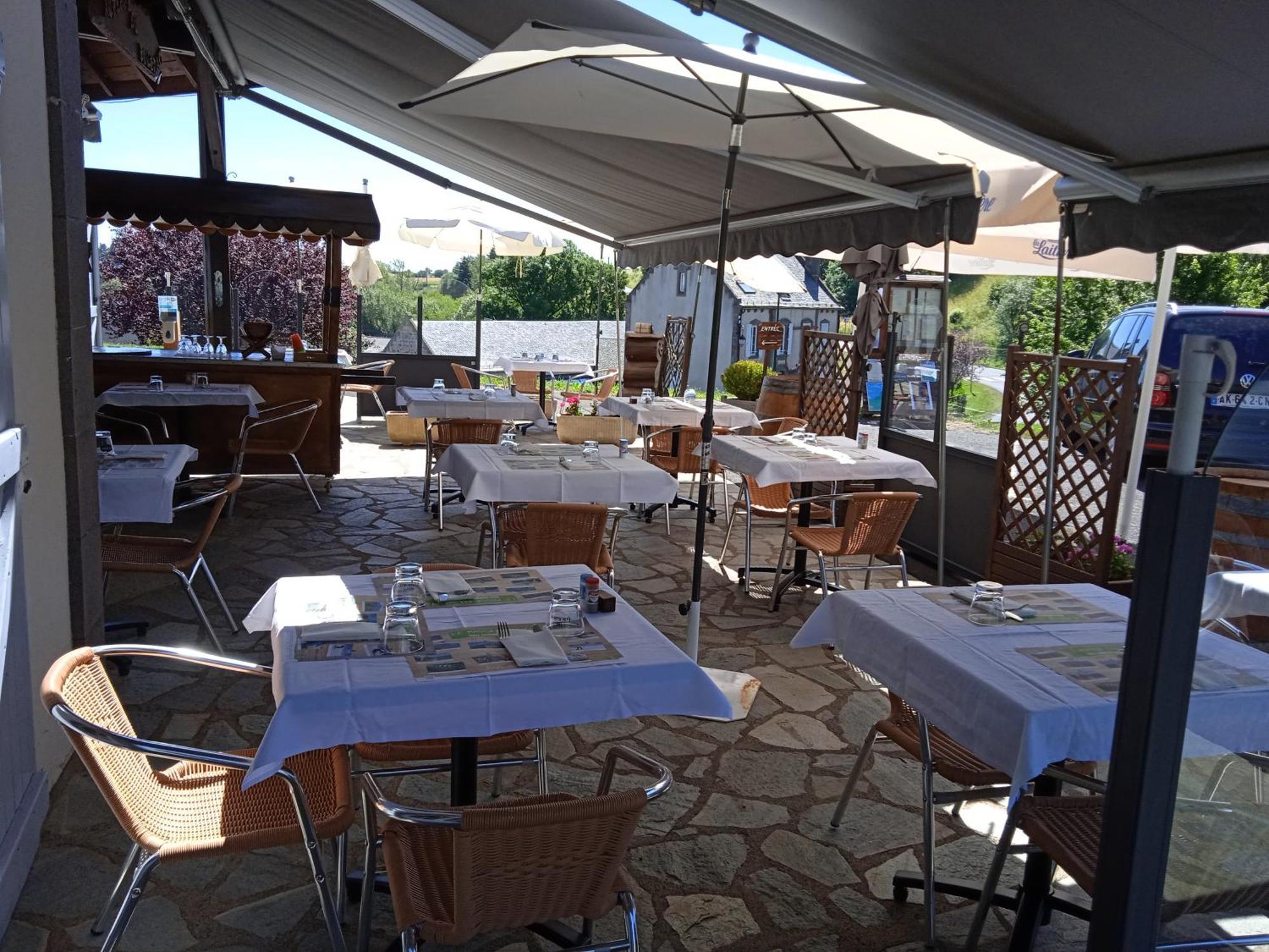Logis Hotel Restaurant Auberge Du Bougnat Saint-Victor-la-Riviere エクステリア 写真